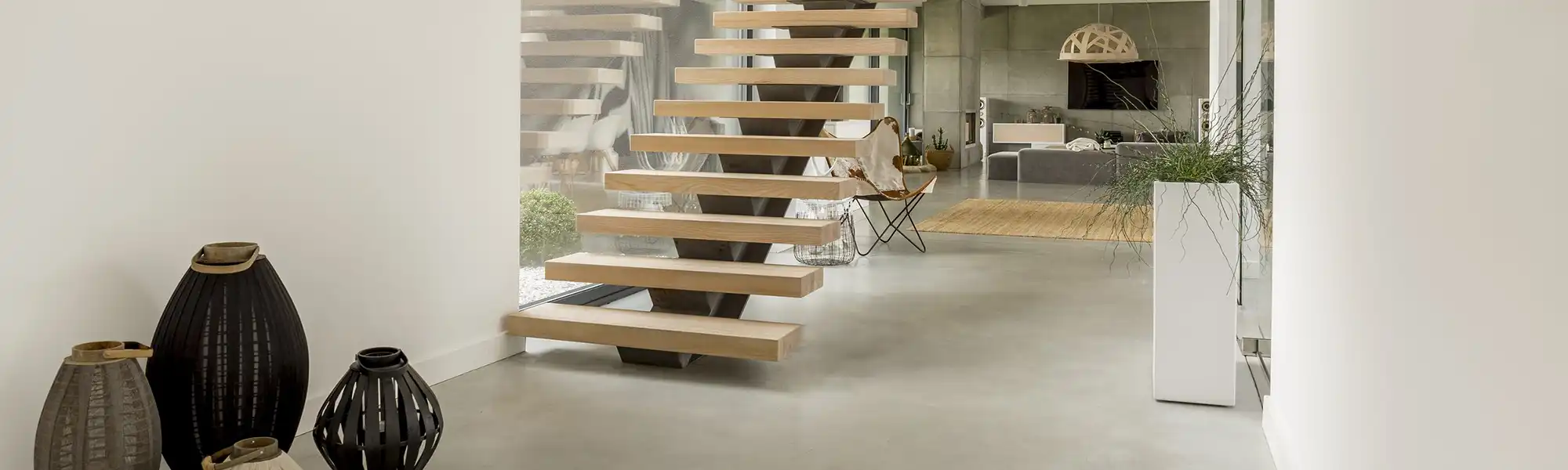 mcmahon-design-lunge-staircase-vases
